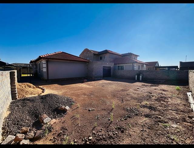 3 BEDROOM HOUSE FOR SALE IN VANDERBIJLPARK CE 4